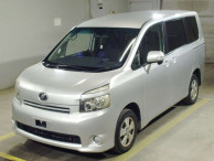 2007 Toyota Voxy