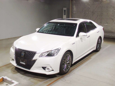 2014 Toyota Crown Hybrid