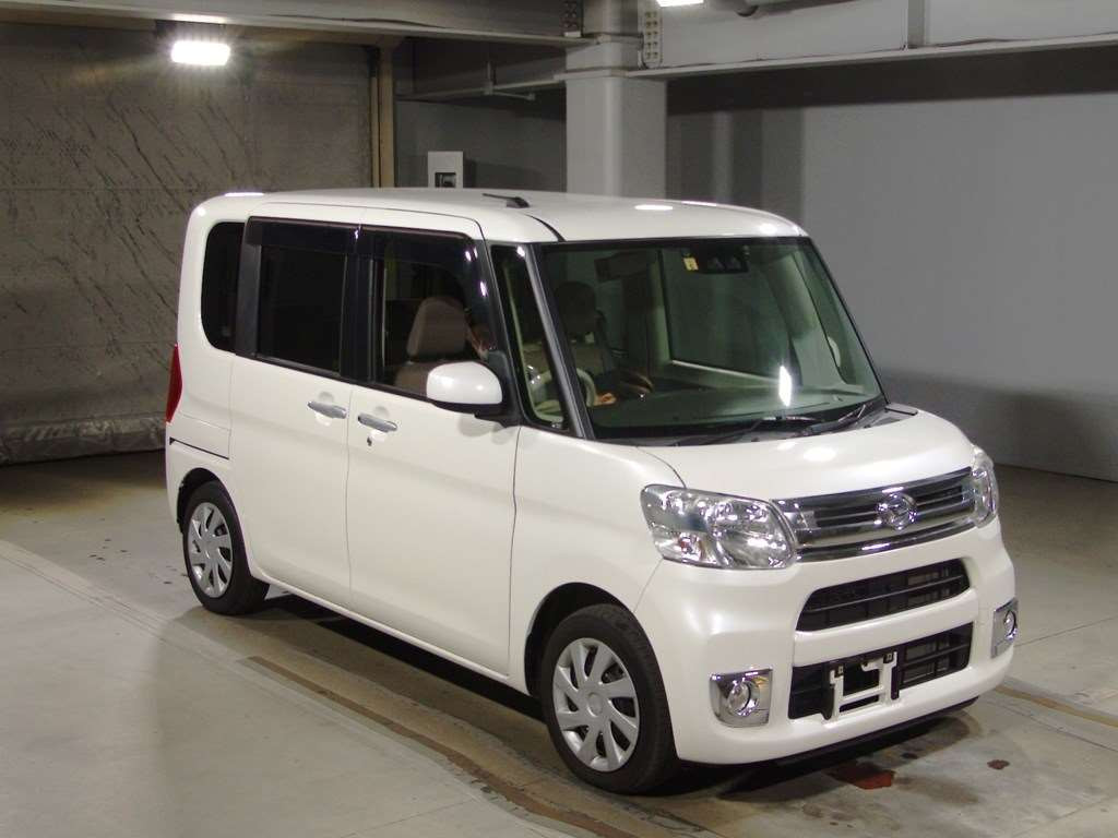 2017 Daihatsu Tanto LA600S[2]