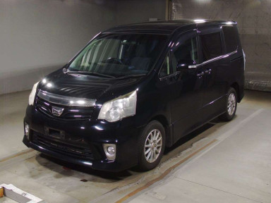 2012 Toyota Noah