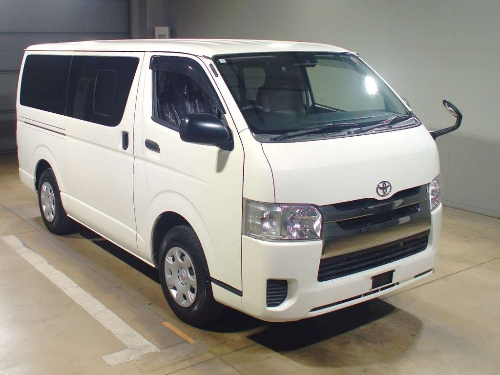 2019 Toyota Hiace Van TRH200V[2]