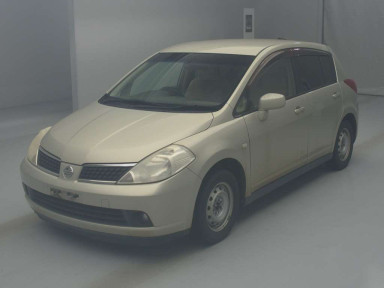 2005 Nissan Tiida