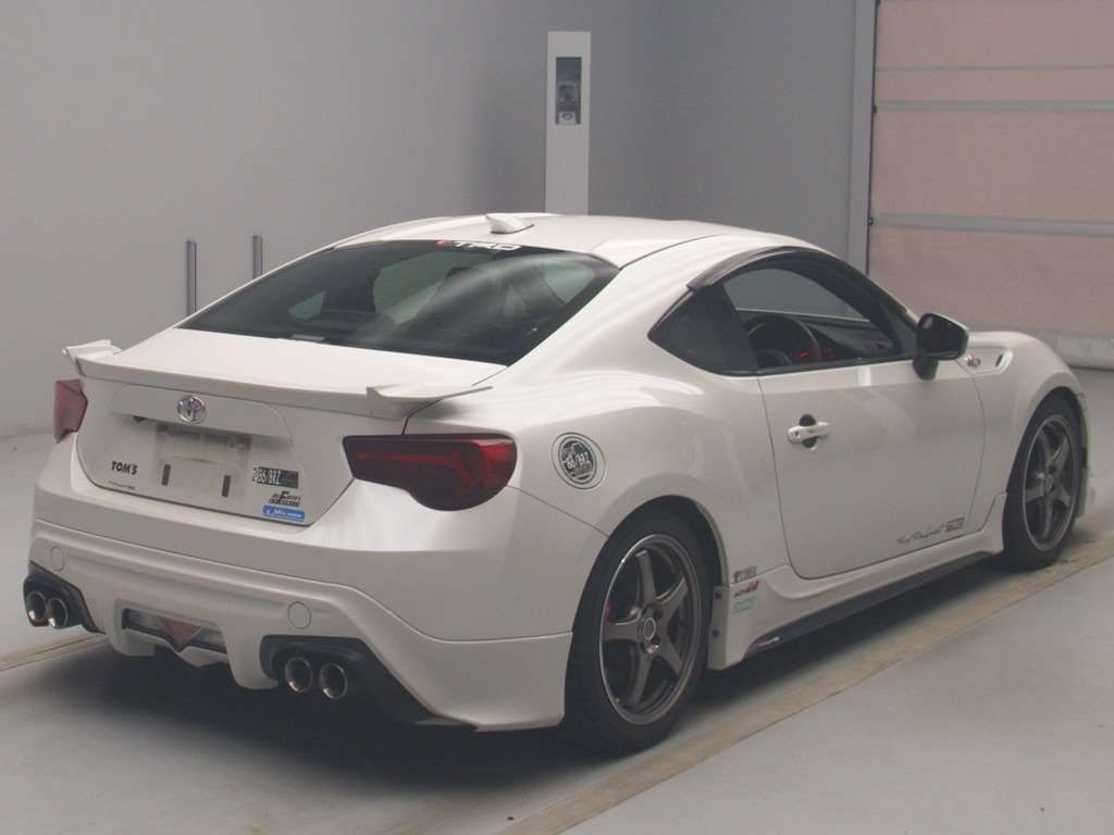 2013 Toyota 86 ZN6[1]