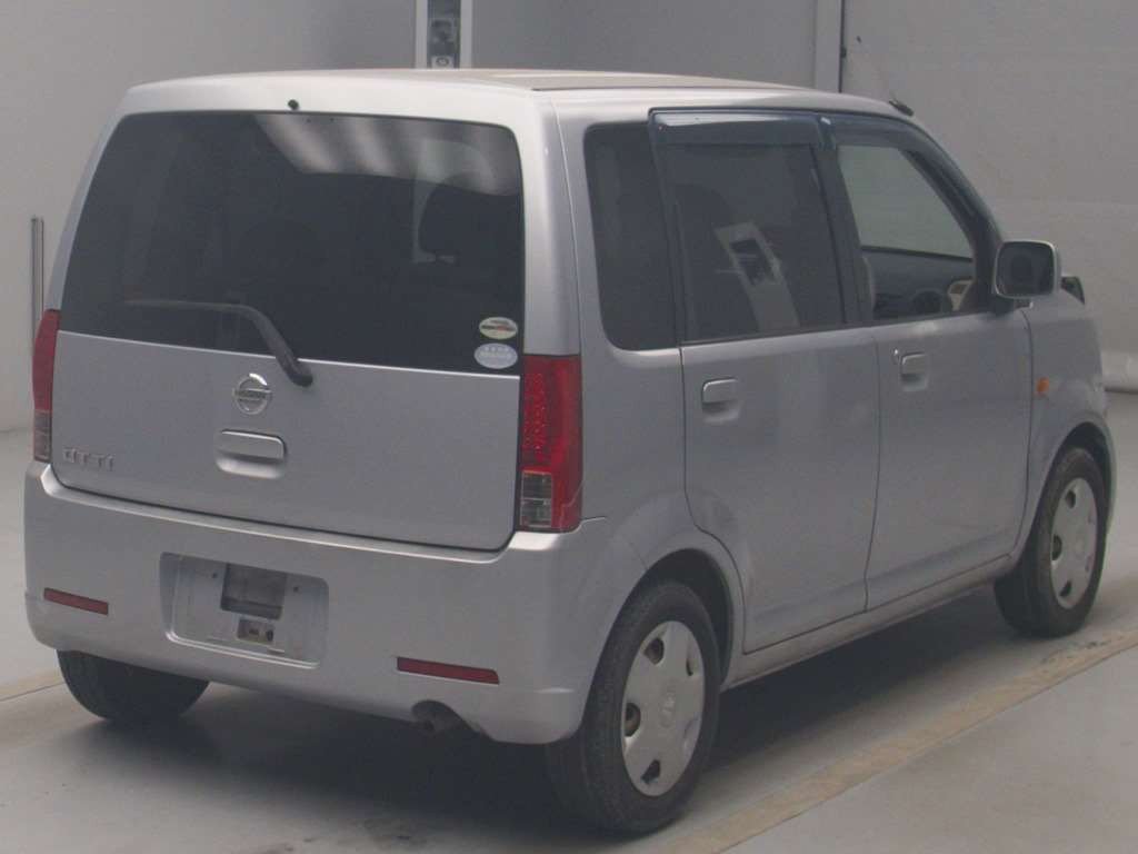 2011 Nissan Otti H92W[1]