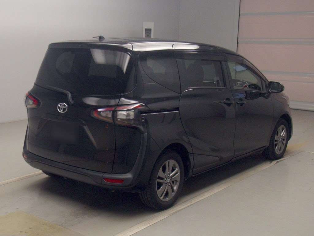 2016 Toyota Sienta NSP170G[1]