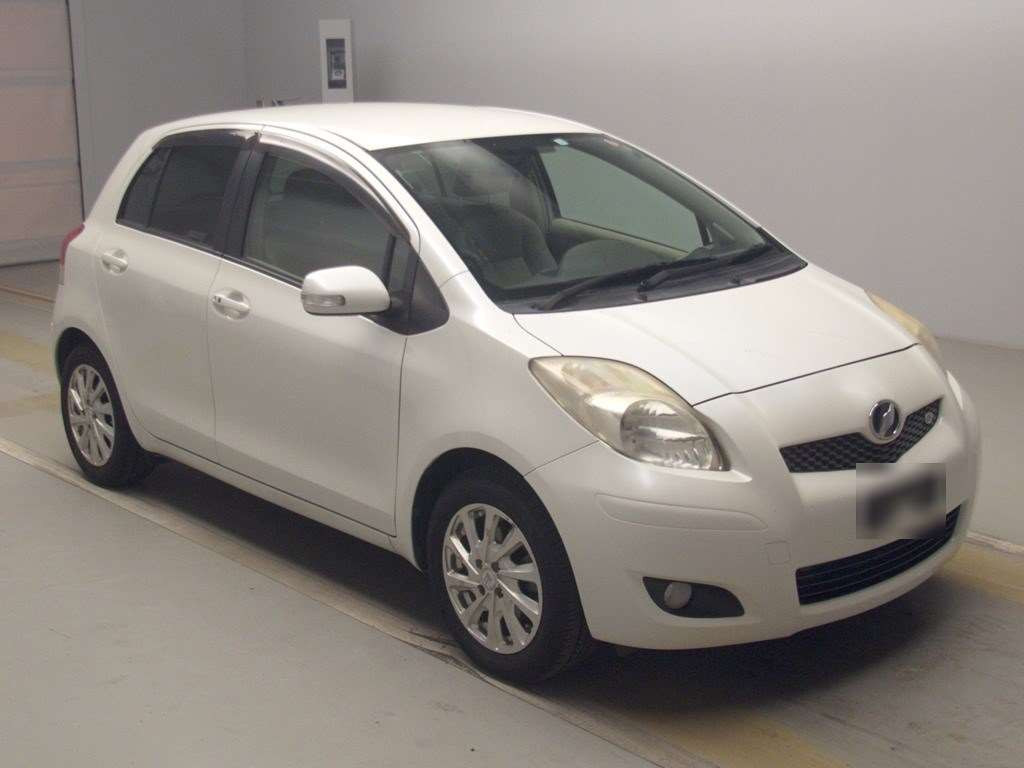 2009 Toyota Vitz SCP90[2]