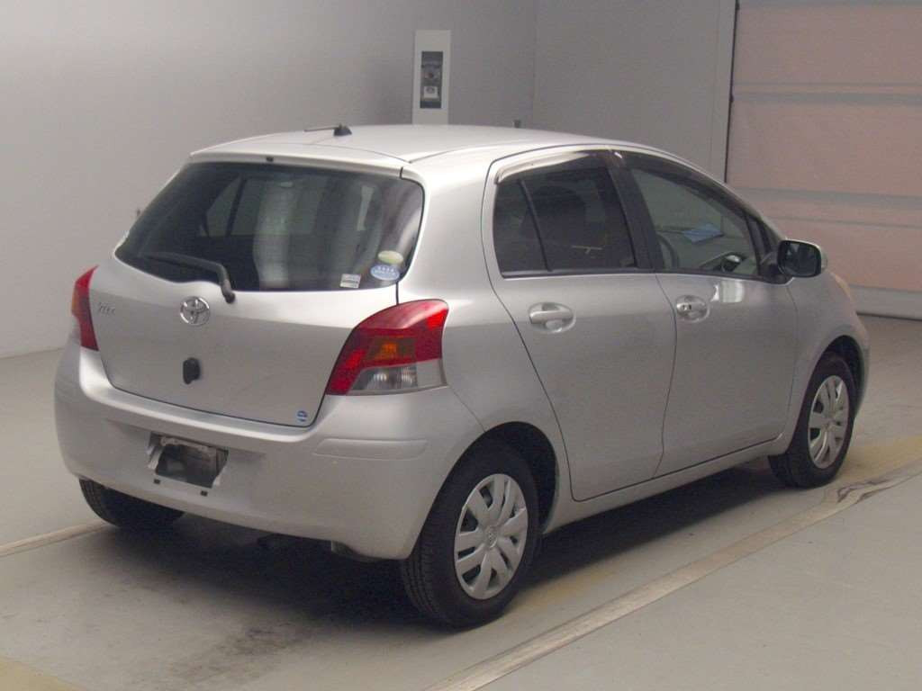 2009 Toyota Vitz SCP90[1]