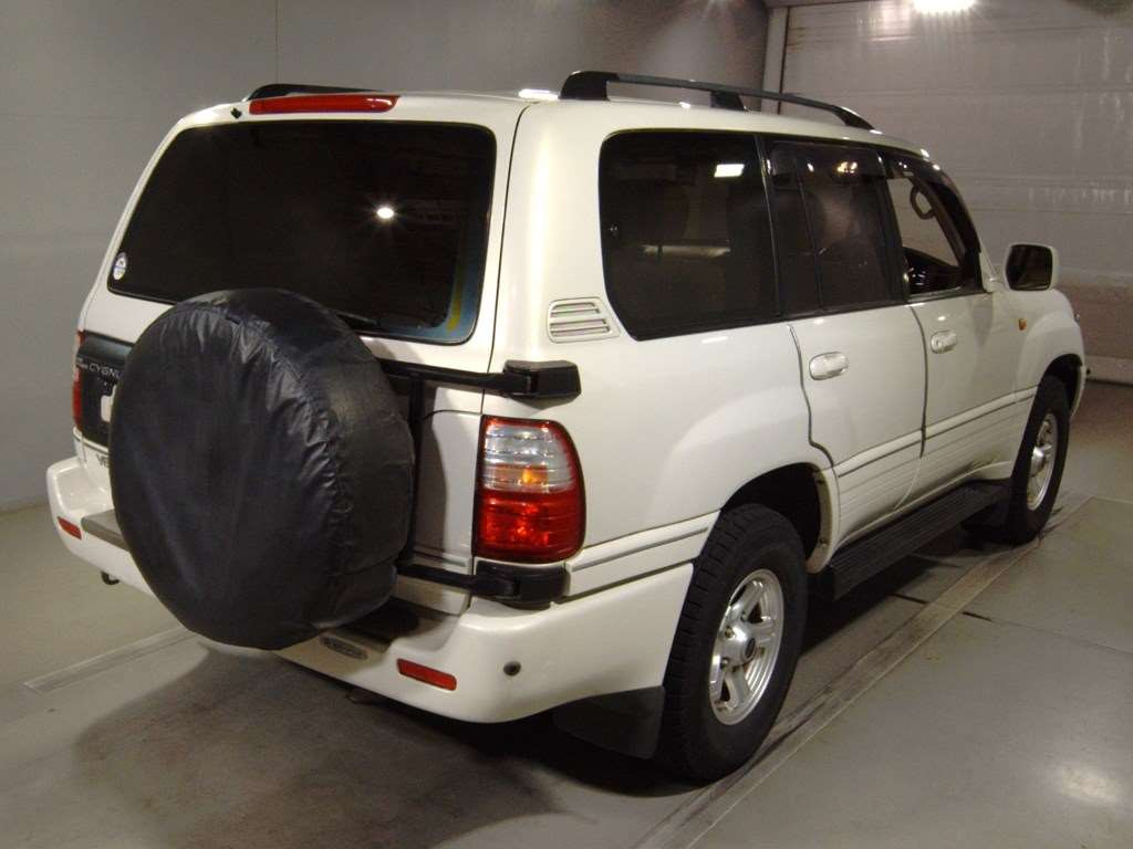 2002 Toyota Land Cruiser 100 UZJ100W[1]