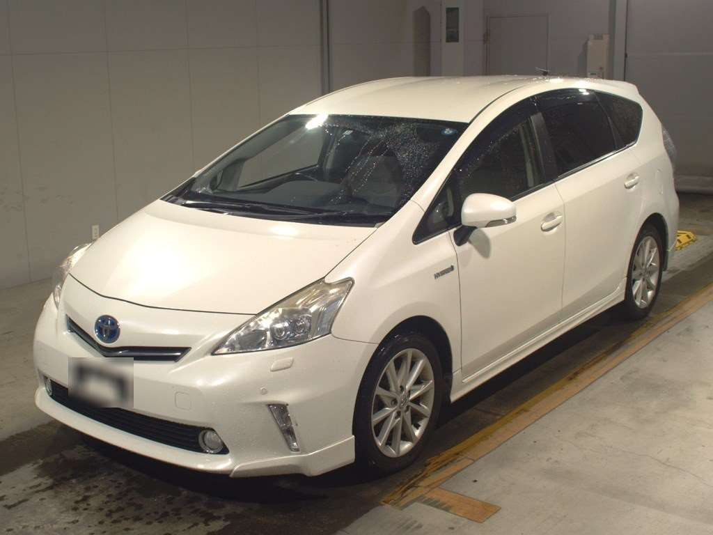 2011 Toyota Prius alpha ZVW41W[0]