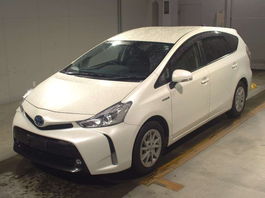 2015 Toyota Prius alpha ZVW41W[0]