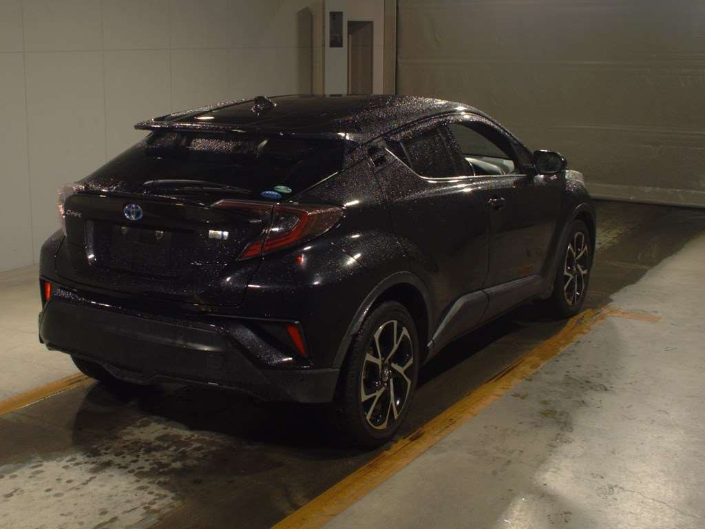 2017 Toyota C-HR ZYX10[1]