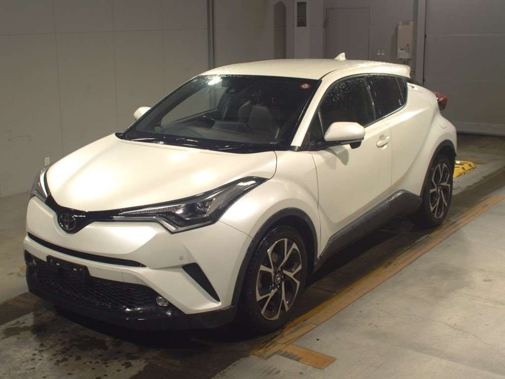 2018 Toyota C-HR NGX10[0]