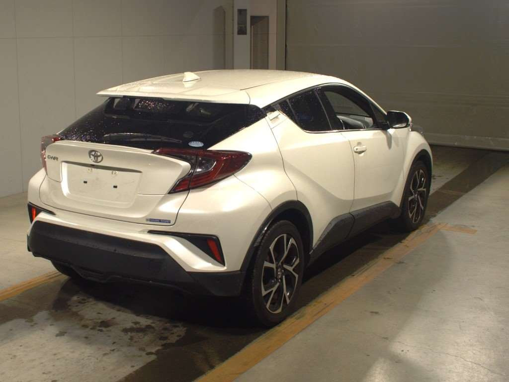 2018 Toyota C-HR NGX10[1]