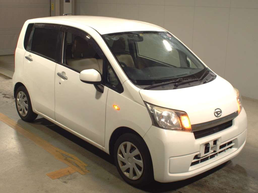 2013 Daihatsu Move LA100S[2]