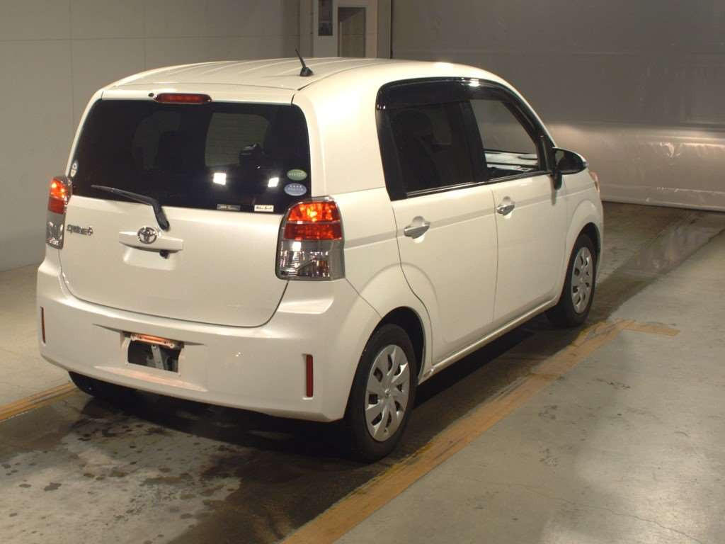 2013 Toyota Spade NCP141[1]