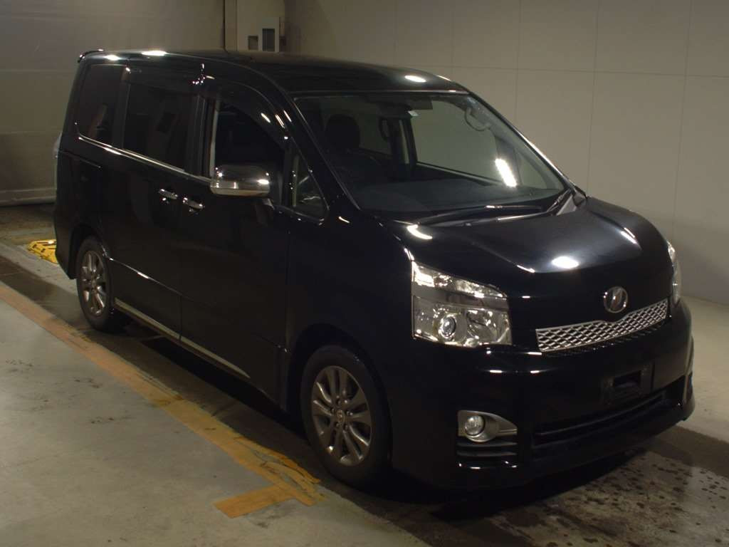 2013 Toyota Voxy ZRR70W[2]