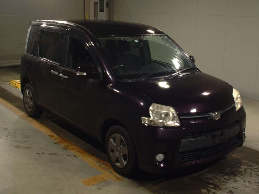 2012 Toyota Sienta NCP81G[2]