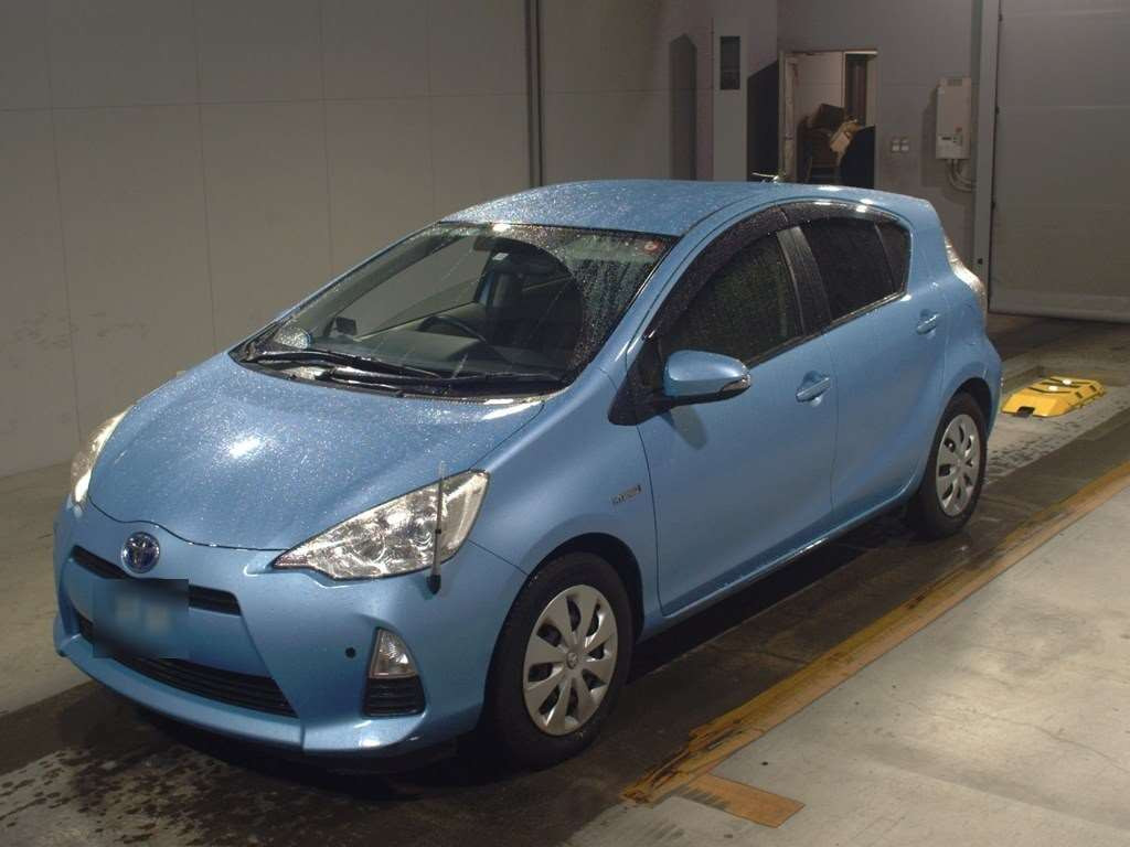 2013 Toyota Aqua NHP10[0]