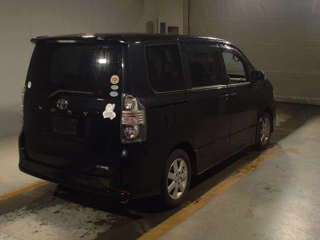 2010 Toyota Voxy ZRR70W[1]