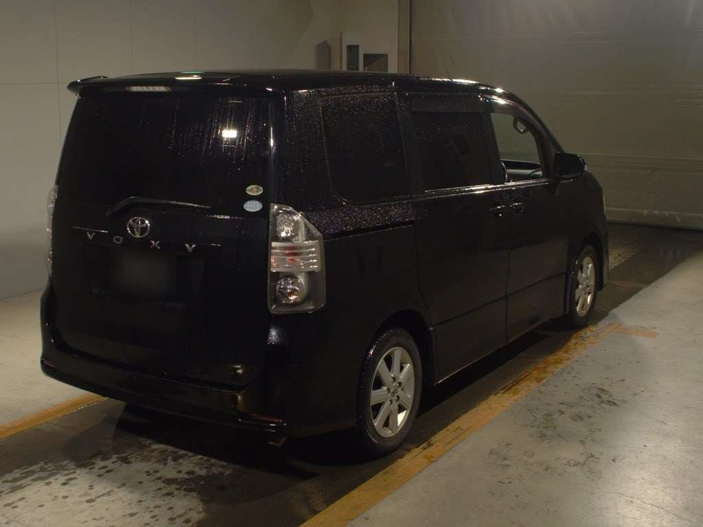 2007 Toyota Voxy ZRR70W[1]