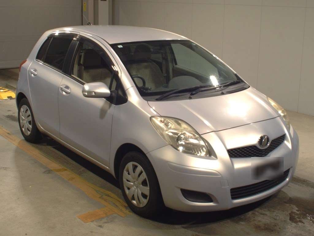 2009 Toyota Vitz SCP90[2]