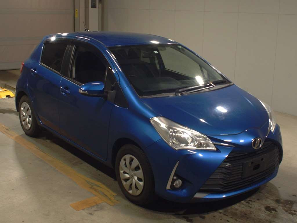 2017 Toyota Vitz NSP130[2]