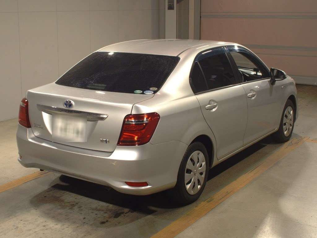 2015 Toyota Corolla Axio NKE165[1]