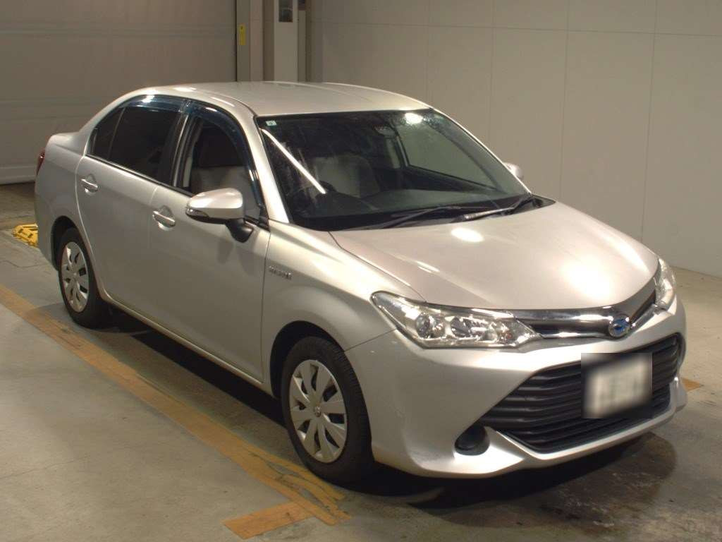 2015 Toyota Corolla Axio NKE165[2]