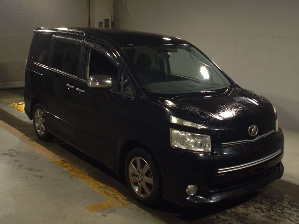 2009 Toyota Voxy ZRR70W[2]