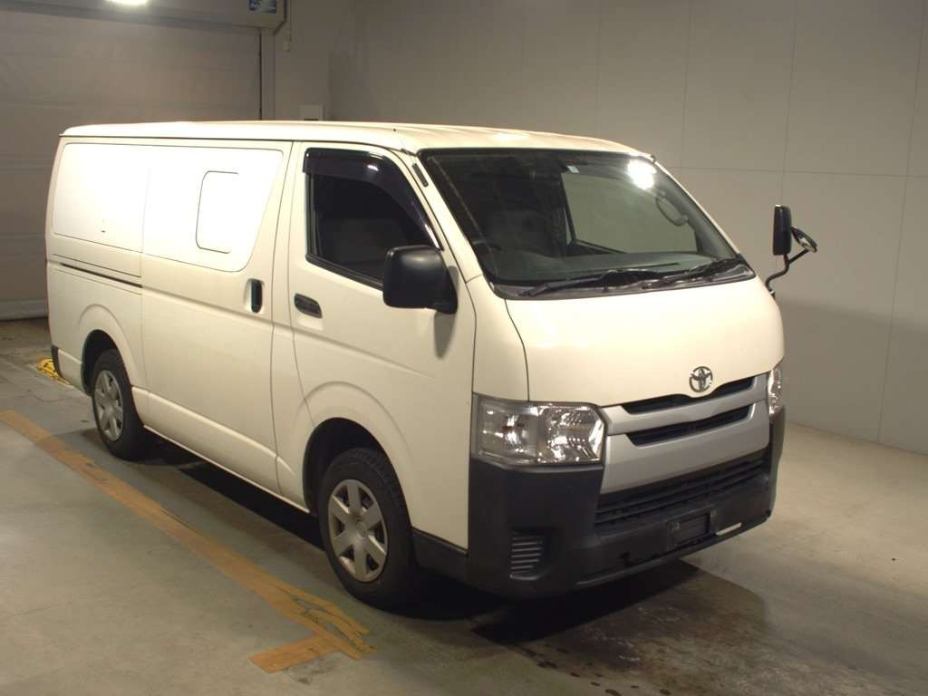 2017 Toyota Hiace Van KDH201V[2]