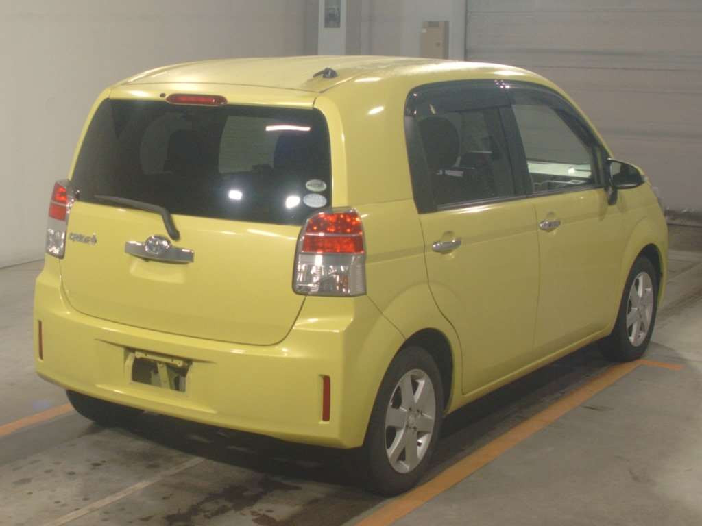 2015 Toyota Spade NCP141[1]