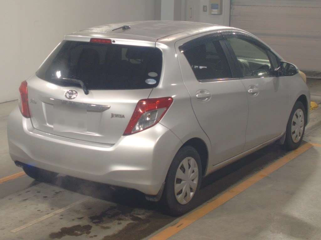 2011 Toyota Vitz NSP130[1]