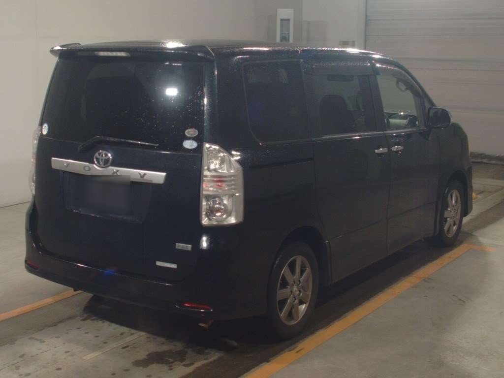 2009 Toyota Voxy ZRR70W[1]