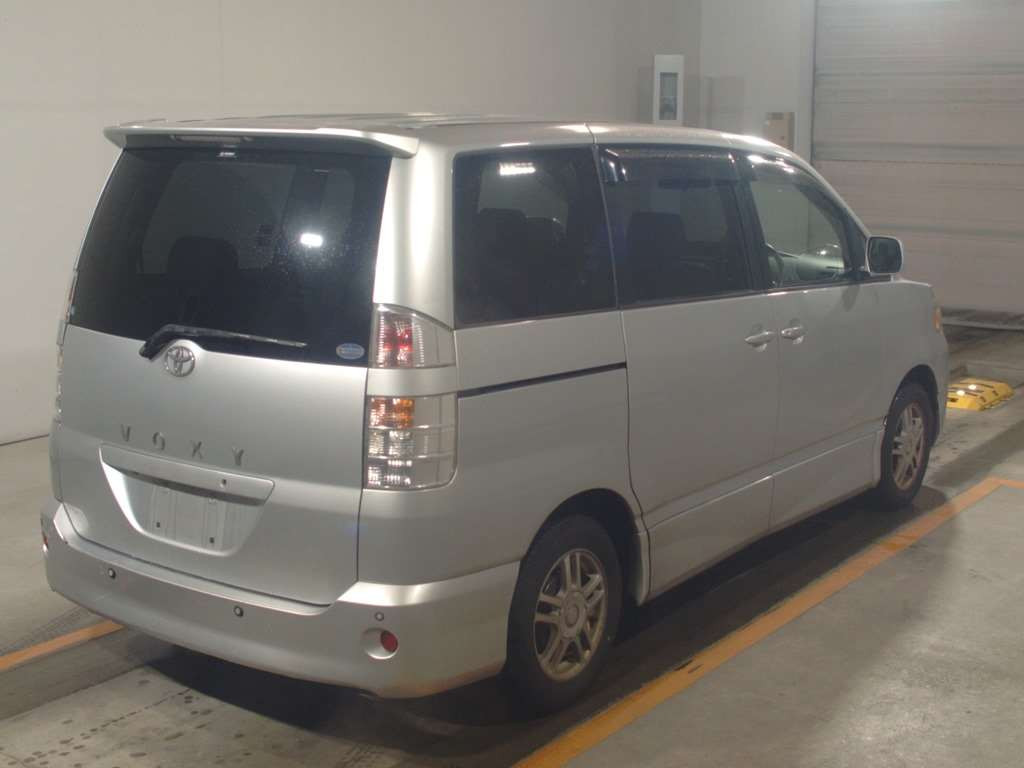 2002 Toyota Voxy AZR60G[1]