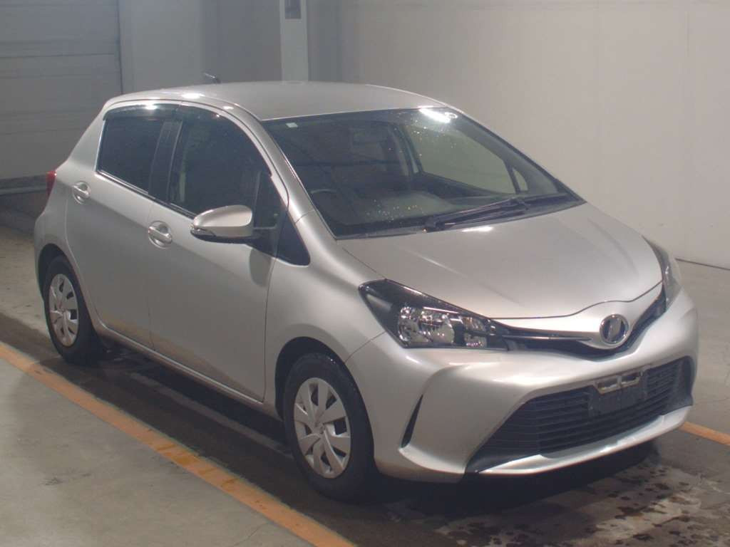 2016 Toyota Vitz NSP130[2]