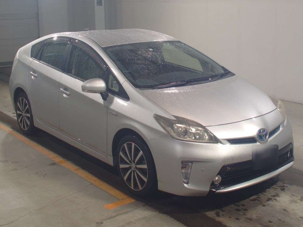 2012 Toyota Prius ZVW30[2]