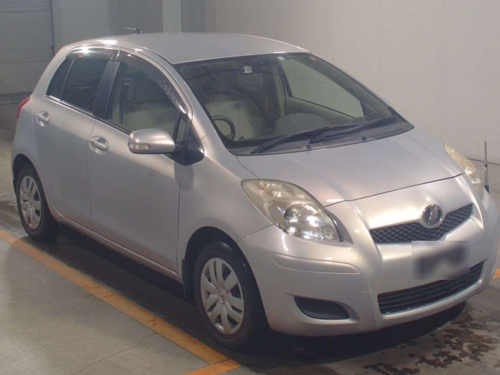 2010 Toyota Vitz SCP90[2]