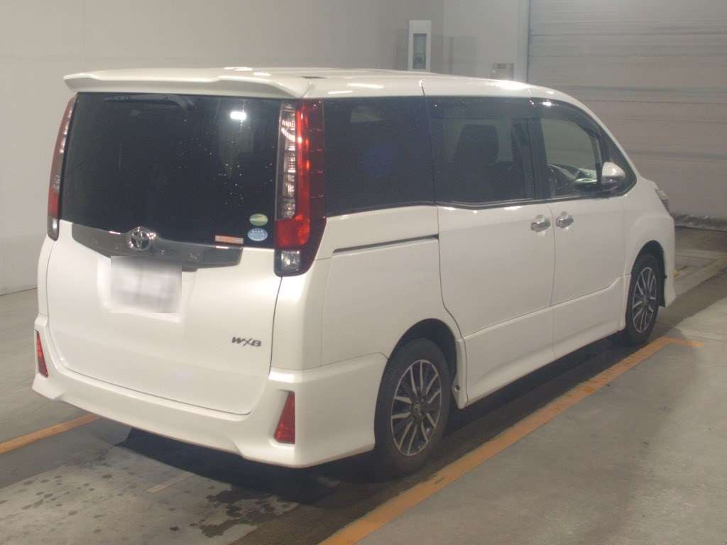 2017 Toyota Noah ZRR80W[1]