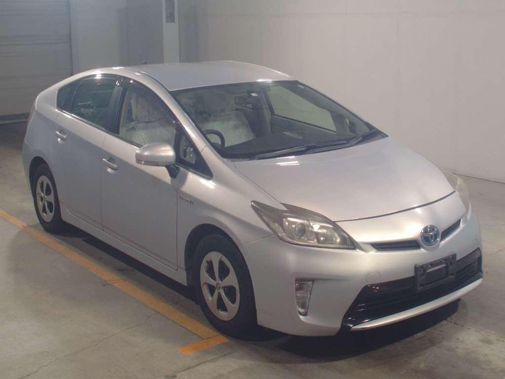 2012 Toyota Prius ZVW30[2]