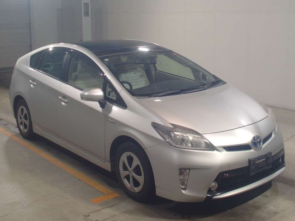 2012 Toyota Prius ZVW30[2]