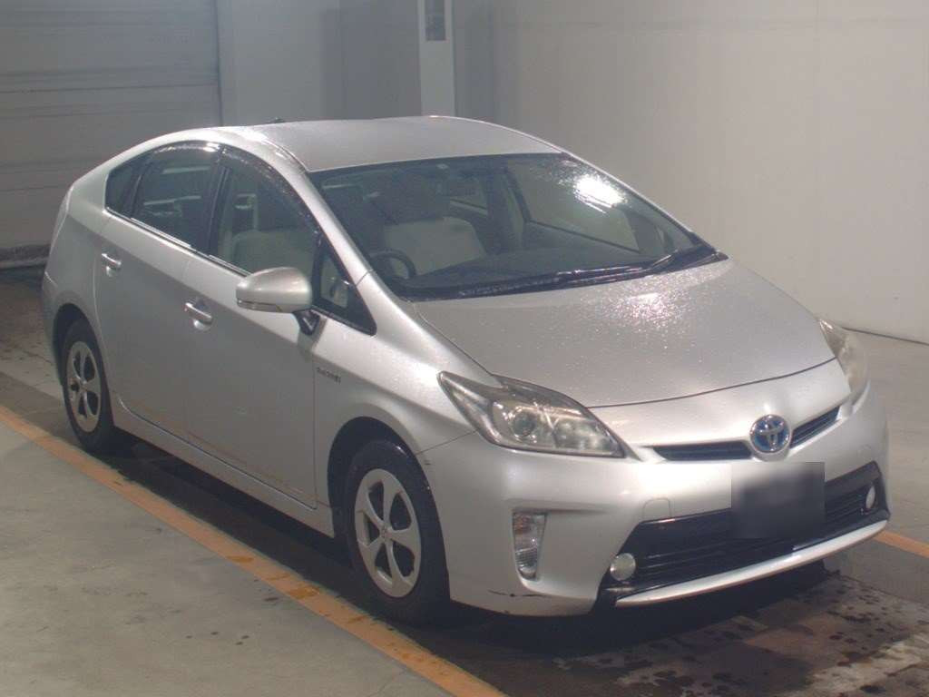 2012 Toyota Prius ZVW30[2]