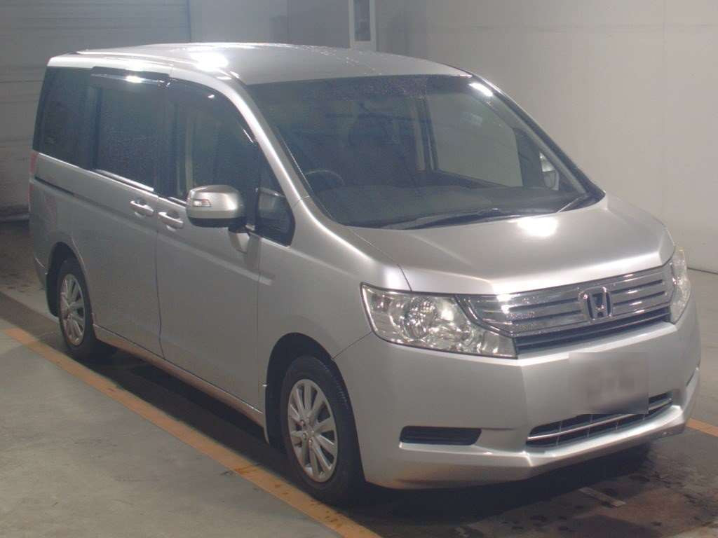 2011 Honda Step WGN RK1[2]