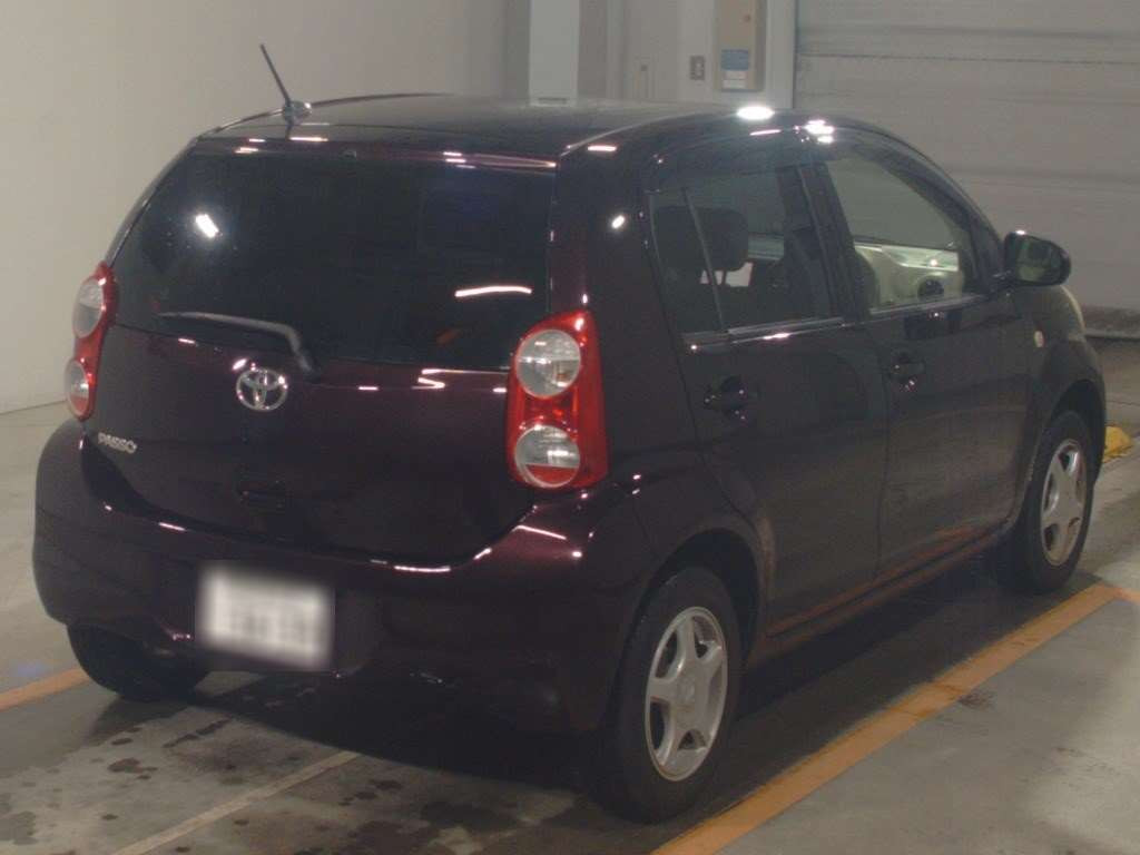 2012 Toyota Passo KGC30[1]