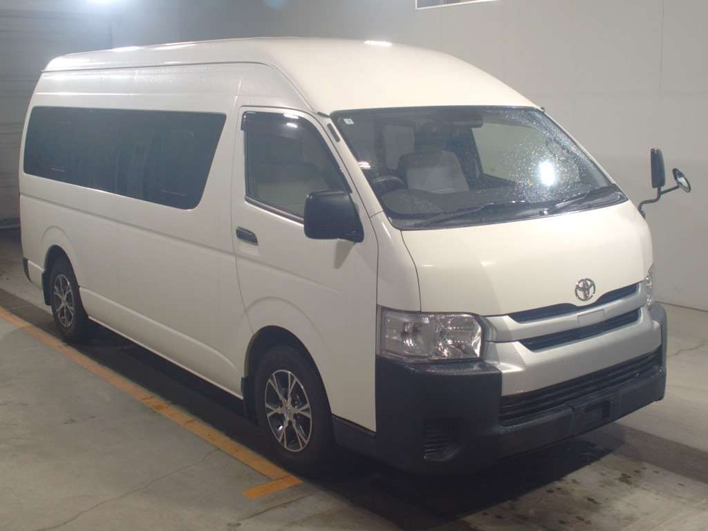 2019 Toyota Hiace Commuter GDH223B[2]