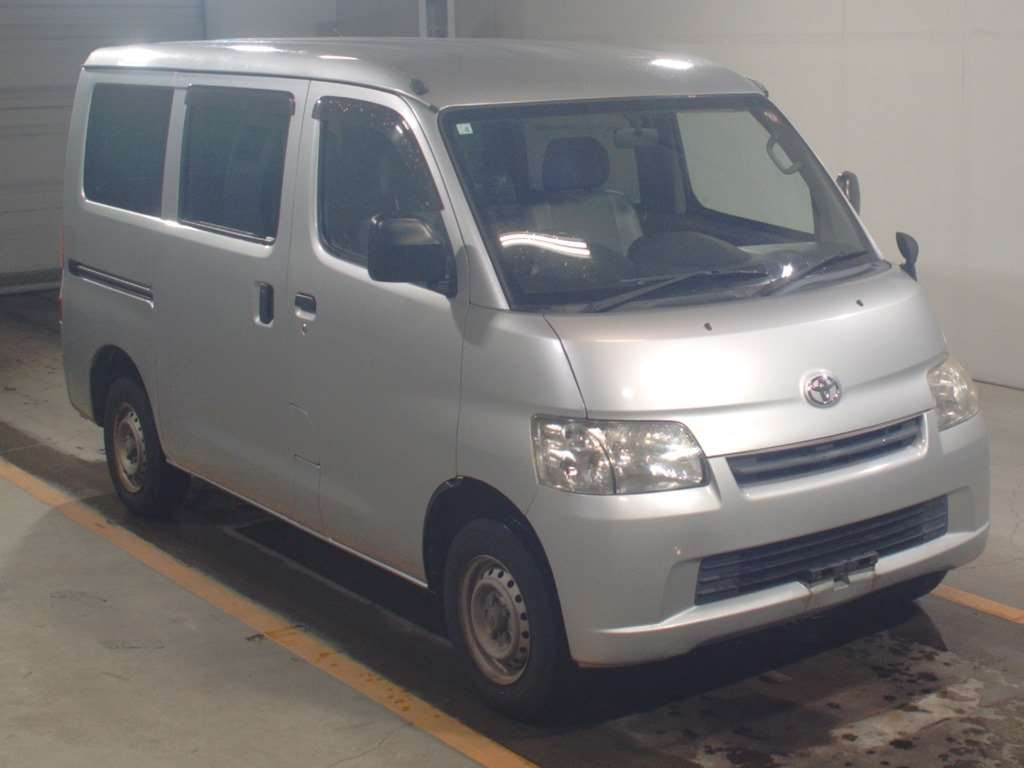 2017 Toyota Townace Van S402M[2]