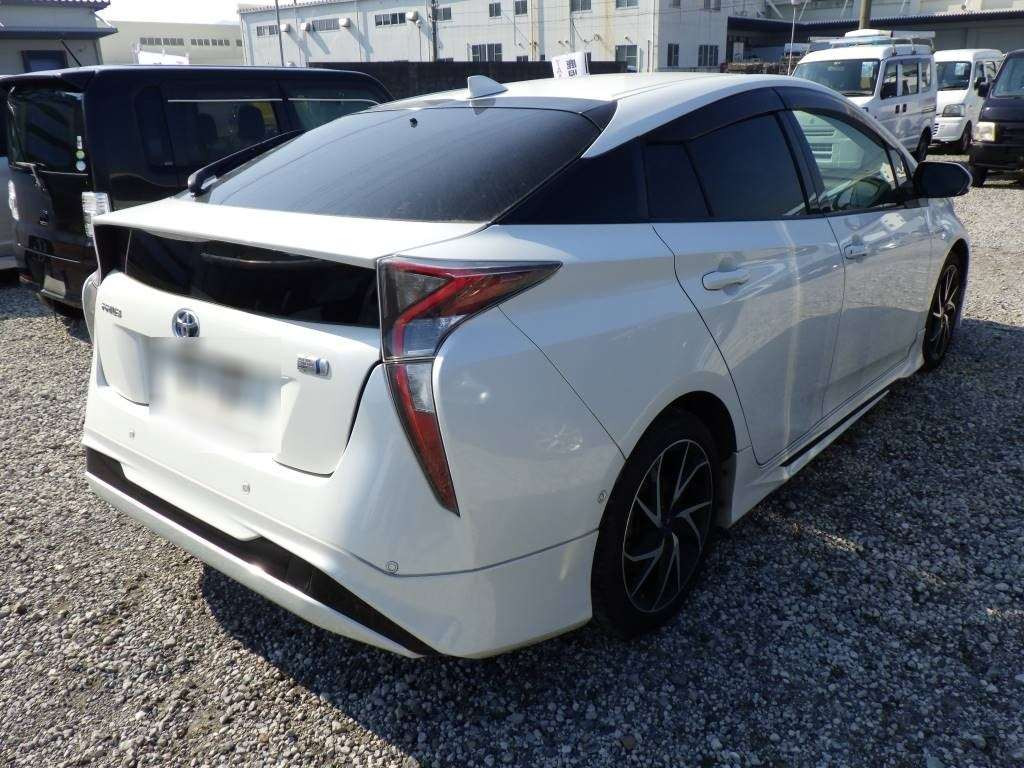 2018 Toyota Prius ZVW50[1]