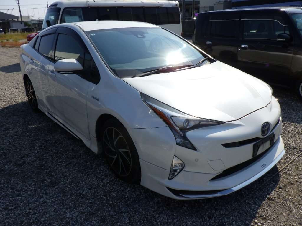 2018 Toyota Prius ZVW50[2]