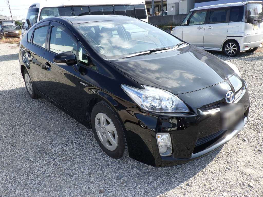 2011 Toyota Prius ZVW30[2]