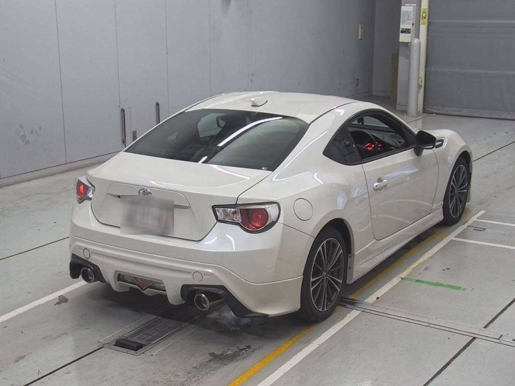 2013 Toyota 86 ZN6[1]