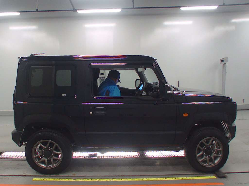 2022 Suzuki Jimny JB64W[2]